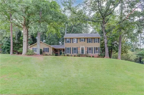 2314 Pine Point Dr, Lawrenceville, GA 30043