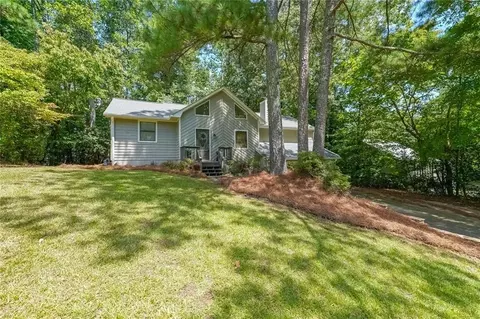 1046 Summer Hill Ct NW, Acworth, GA 30102