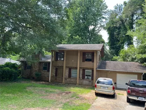 4081 Creek Ct, Stone Mountain, GA 30083