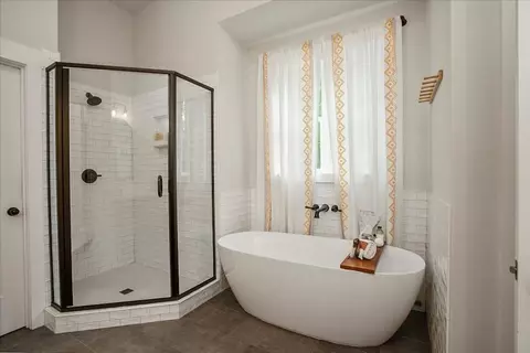 Bath - 1069 Dean Hill Rd, Monroe, GA 30655 photo 5 of 7