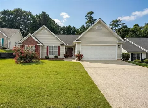 535 Suwanee East Dr, Lawrenceville, GA 30043