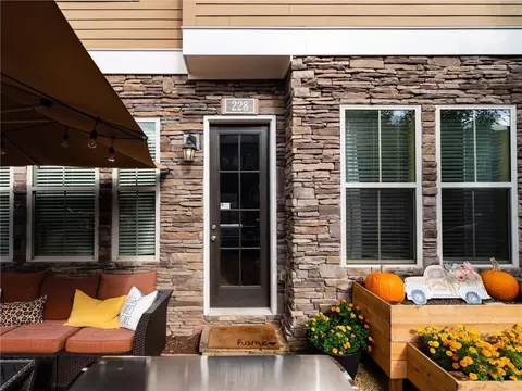 228 Dellwood Dr SE, Smyrna, GA 30080