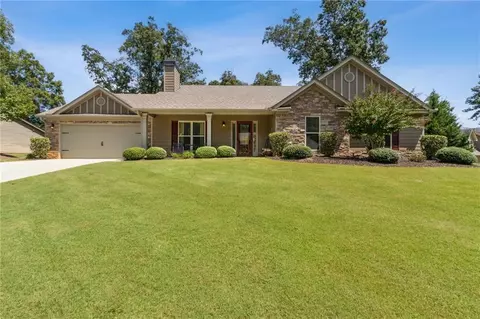 701 Cambridge Farms Dr, Hoschton, GA 30548