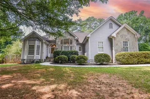 223 Windsong Ln SW, Lilburn, GA 30047