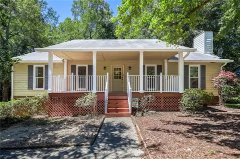 1143 Crystal Springs Trl, Hampton, GA 30228