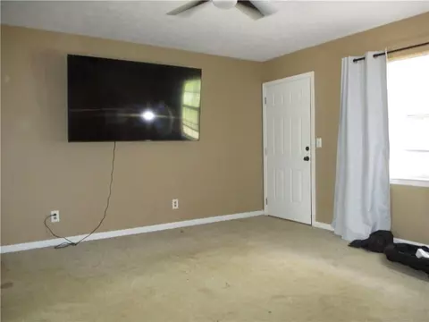 Living - 1 E 3rd Ave #311, Rome, GA 30161 photo 3 of 3