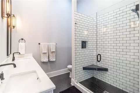 Bath - 1 E 3rd Ave #311, Rome, GA 30161 photo 2 of 2