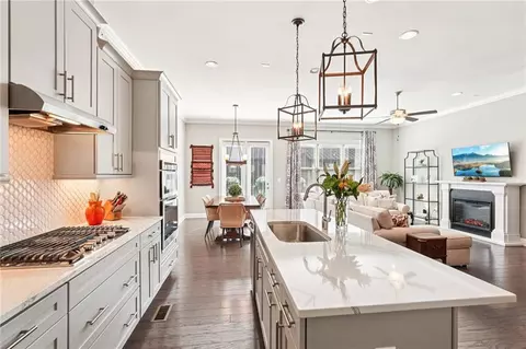 1005 Milhaven Dr, Roswell, GA 30076