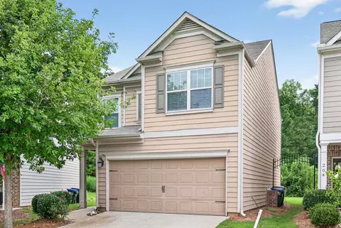 208 Highland Pointe Cir E, Dawsonville, GA 30534
