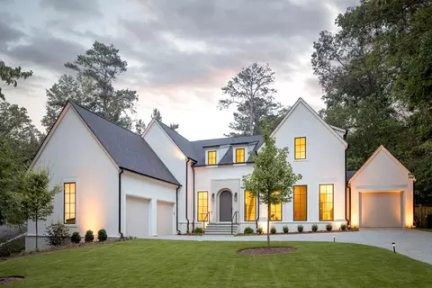 6905 Castleton Dr, Atlanta, GA 30328