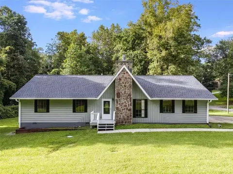 6201 Hillpine Dr, Douglasville, GA 30135