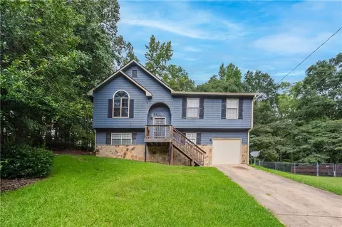 3480 Estate Lake Dr, Fairburn, GA 30213