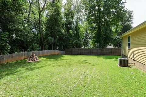Exterior - 207 Van Wert St, Buchanan, GA 30113 photo 7 of 14