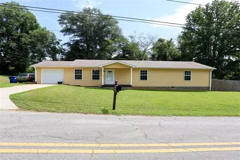 Exterior - 207 Van Wert St, Buchanan, GA 30113 photo 10 of 14