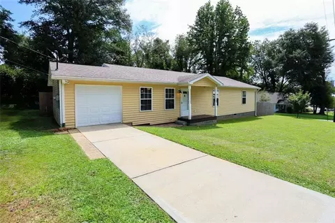 Exterior - 207 Van Wert St, Buchanan, GA 30113 photo 9 of 14