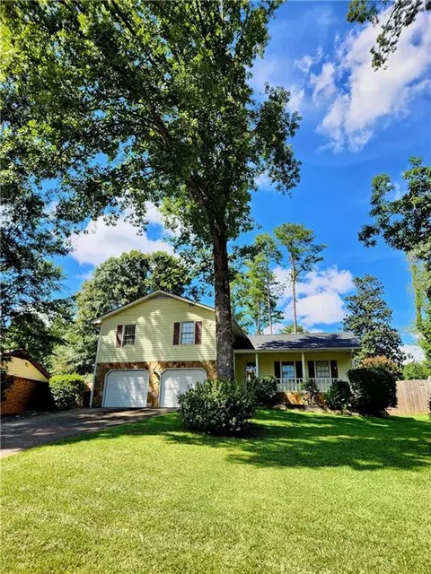4153 Scenic Mountain Dr, Snellville, GA 30039