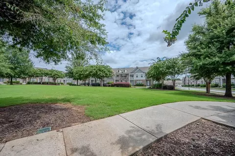 5569 Radford Loop, Fairburn, GA 30213 photo 3