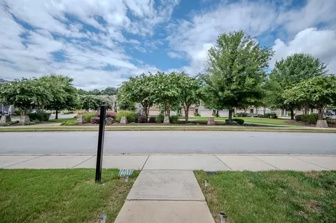 5569 Radford Loop, Fairburn, GA 30213 photo 4