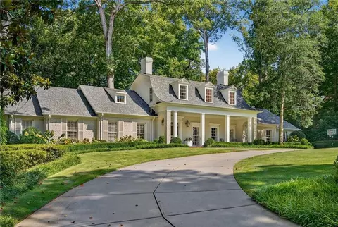 3673 Castlegate Dr NW, Atlanta, GA 30327