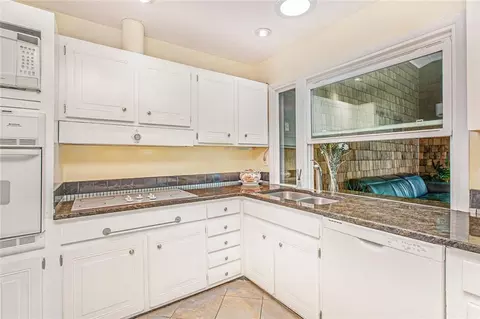 Kitchen - 3880 Admiral Dr, Chamblee, GA 30341 photo 2 of 3