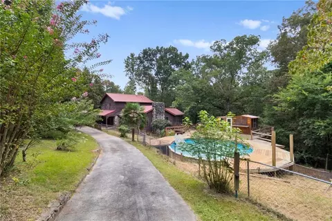 18 Swan Cir SE, White, GA 30184