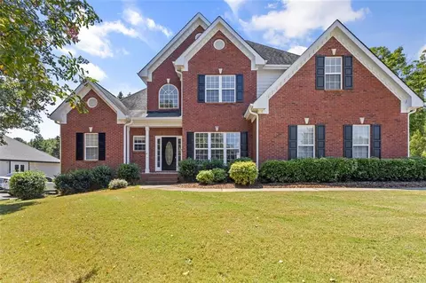 1376 Beringer Dr, Hoschton, GA 30548
