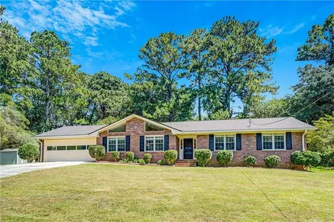 2158 Vivid Ct, Stone Mountain, GA 30087