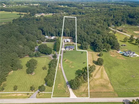 3050 Marion Ivie Rd, Good Hope, GA 30641