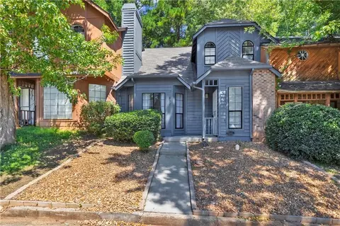 832 Heritage Oaks Dr, Stone Mountain, GA 30088