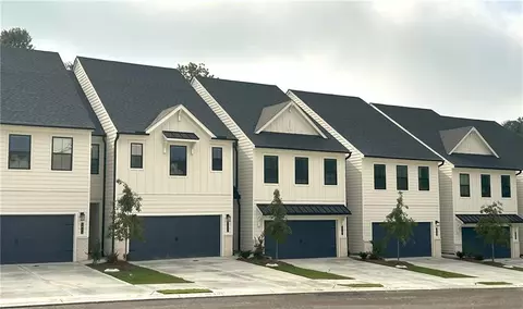 2869 Bullfrog Ln, Gainesville, GA 30507