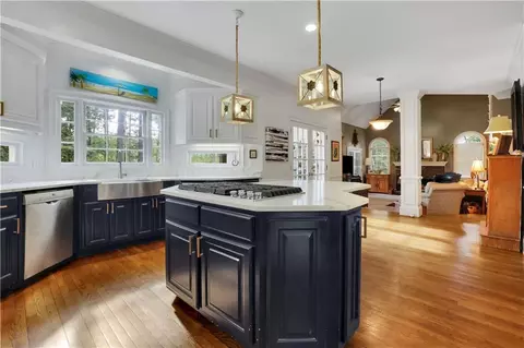 1770 Highgrove Club Dr, Alpharetta, GA 30004