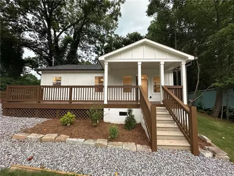Exterior - 79 S Pine St, Toccoa, GA 30577 photo 2 of 9