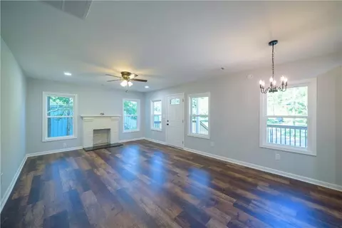 Living - 79 S Pine St, Toccoa, GA 30577 photo 3 of 4
