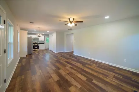 Living - 79 S Pine St, Toccoa, GA 30577 photo 1 of 4
