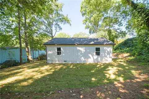 Exterior - 79 S Pine St, Toccoa, GA 30577 photo 7 of 9