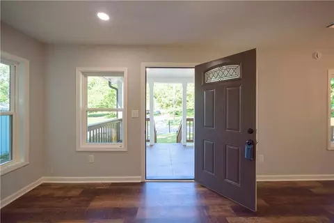 Entry Way - 79 S Pine St, Toccoa, GA 30577 photo 1 of 1