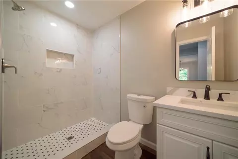 Bath - 79 S Pine St, Toccoa, GA 30577 photo 1 of 2