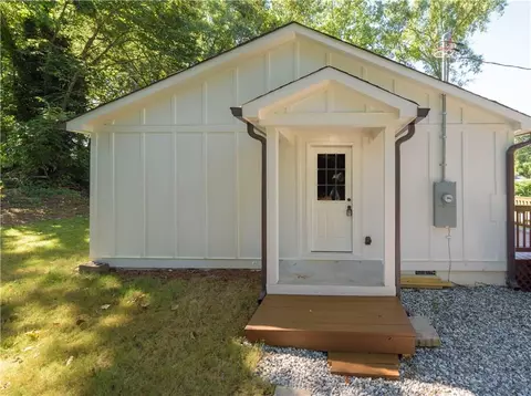 Exterior - 79 S Pine St, Toccoa, GA 30577 photo 5 of 9