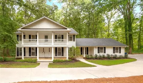 739 Lauren Cir, Lawrenceville, GA 30043