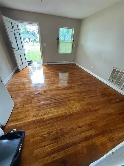 Living - 3450 Jonathan Cir, Augusta, GA 30906 photo 1 of 1