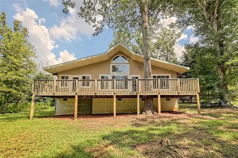 200 Mountain Meadow Rd, Clarkesville, GA 30523
