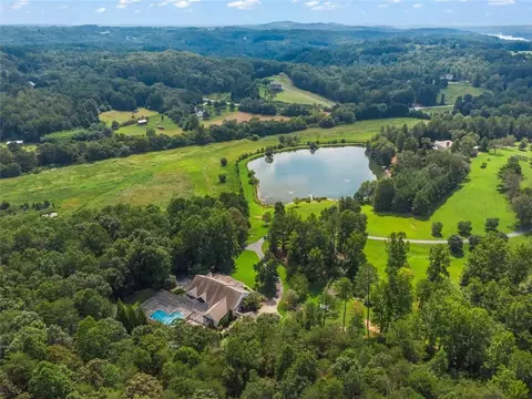 6249 Ben Parks Rd, Murrayville, GA 30564