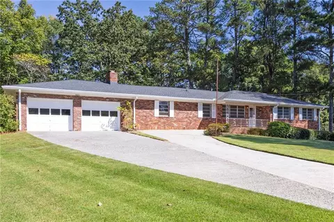 921 Chesterfield Dr, Marietta, GA 30066