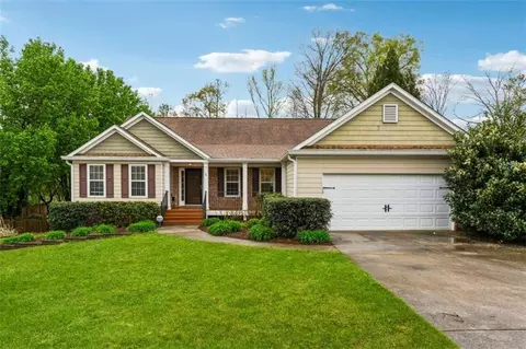 392 Beranda Cir, Douglasville, GA 30134