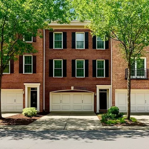 4405 Village Green Dr, Roswell, GA 30075