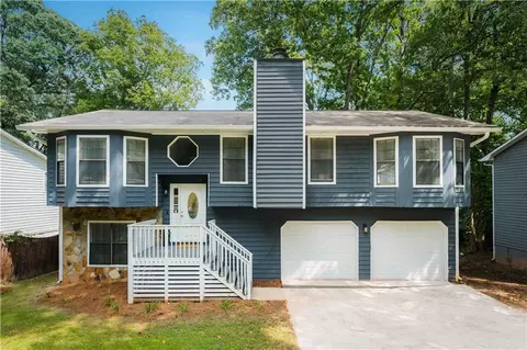 709 Pepperwood Trl, Stone Mountain, GA 30087