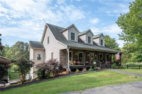 502 E Valley Rd NE, Rydal, GA 30171