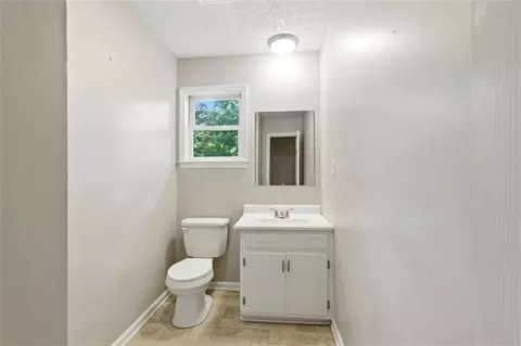 Bath - 176 Laurel Ln, Demorest, GA 30535 photo 1 of 3