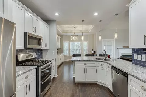 Kitchen - 408 Big Leaf Walk, Mcdonough, GA 30253 photo 4 of 8