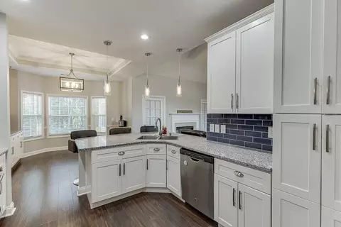 Kitchen - 408 Big Leaf Walk, Mcdonough, GA 30253 photo 5 of 8